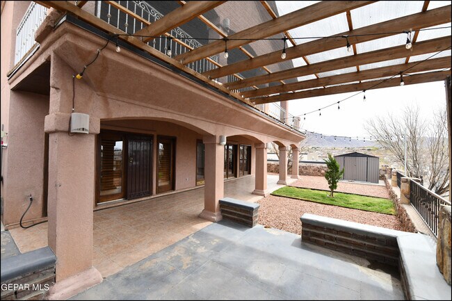 Building Photo - 7318 Corona Del Sol Dr