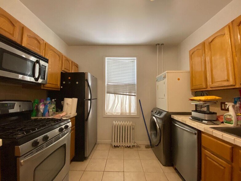 Building Photo - 325 79th St