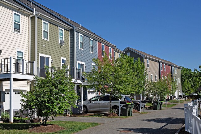 Building Photo - Pet Friendly Western Albemarle Townhome Ne...