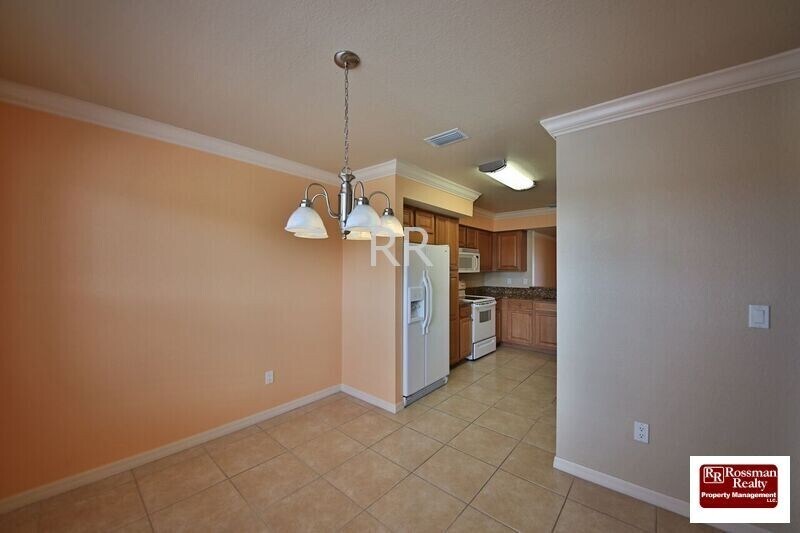 Building Photo - Santa Barbara Villas