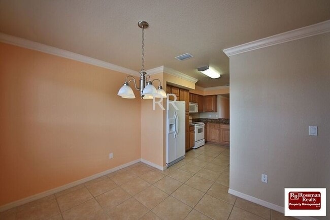 Building Photo - Santa Barbara Villas