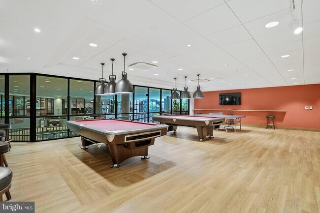 Building Photo - 5904 Mt Eagle Dr