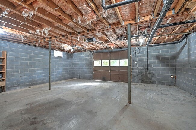 Building Photo - 254 Wildwood Dr