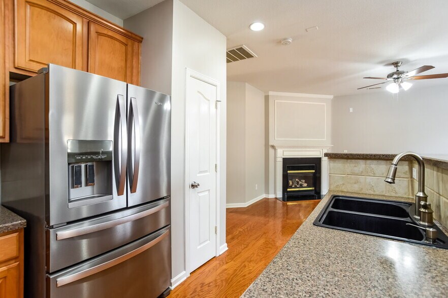 Building Photo - 13509 Quiet Stream Ct