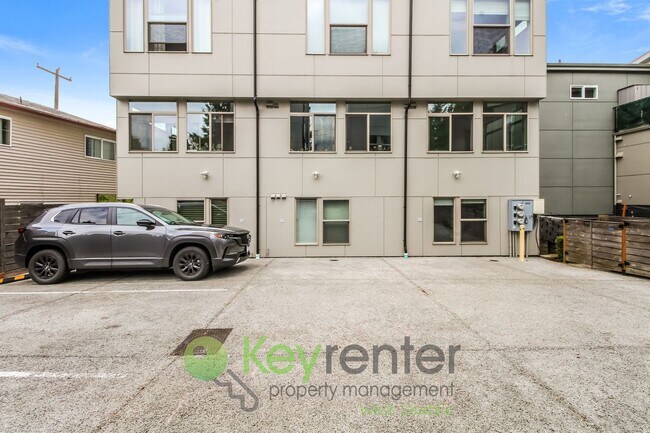 Building Photo - Modern 3 Bedroom with Rooftop Deck and In Unit Laundry