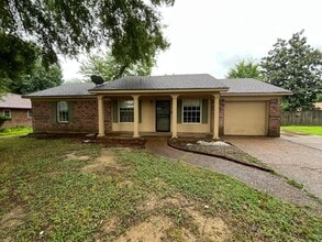 Building Photo - Renovated 3 Bedroom 1.5 Bath Home with 1 Car Garage for Rent!!