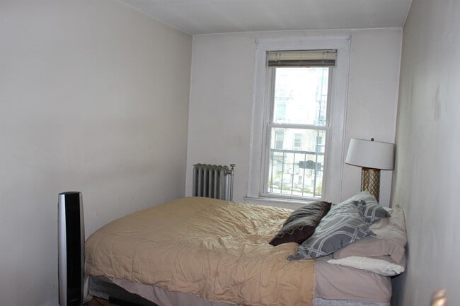 Building Photo - 329 Monroe St