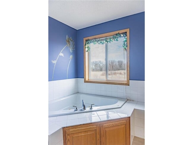 Building Photo - 2112 Blake Ave