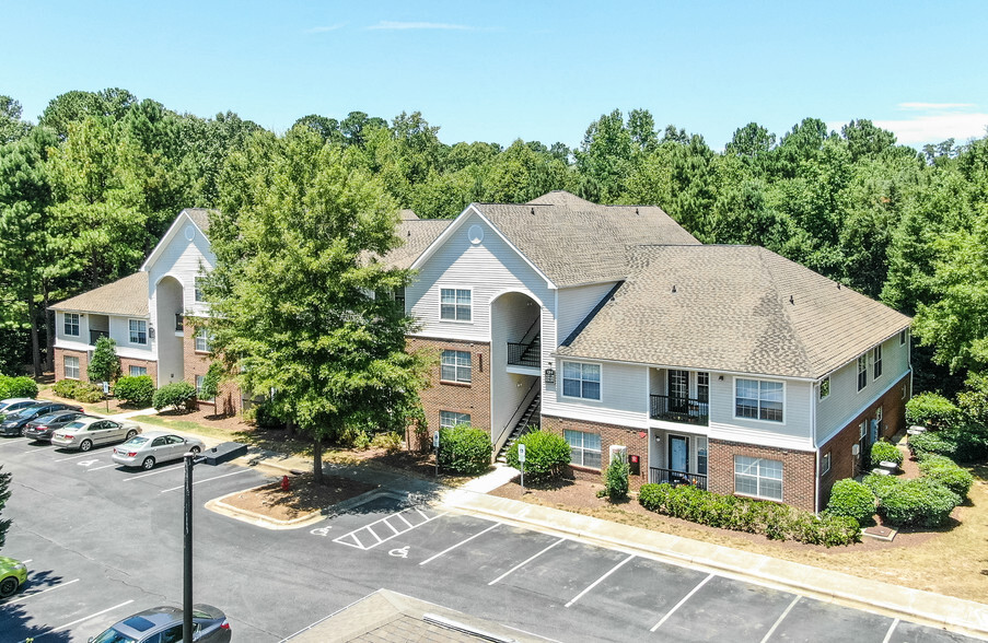 Southpoint Crossing - Durham, NC | Apartment Finder