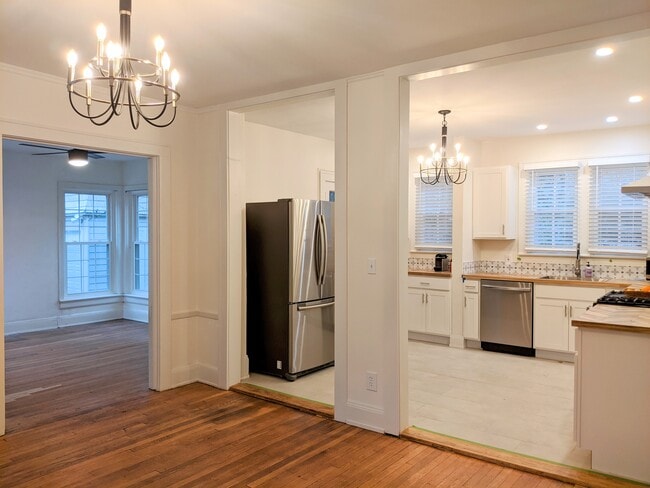 dining room/ kitchen/ sunroom #1 - 2640 W Saint James Pky