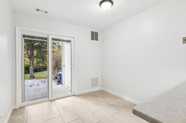 Building Photo - 357 Minstrel Ct
