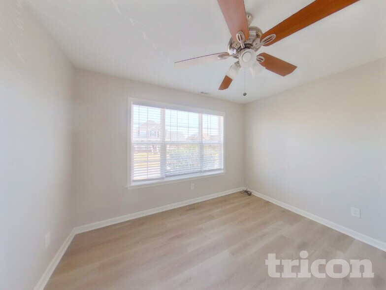 Building Photo - 3031 Farmville Cir