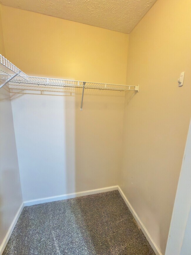 Building Photo - 1307 Amsterdam Ct