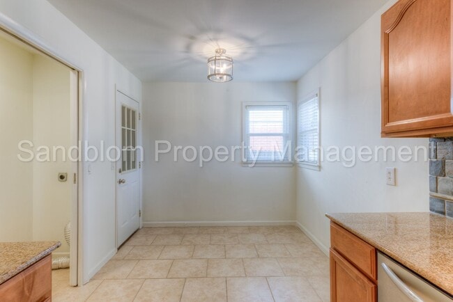 Building Photo - For Lease | Tulsa | Available Now!