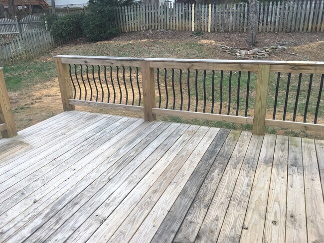 Building Photo - 3BR/ 2.5BA, home in Bearden - 2 living areas