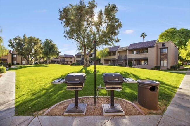 Building Photo - Bella Vita Condo-2 bed, 2 bath in Scottsdale