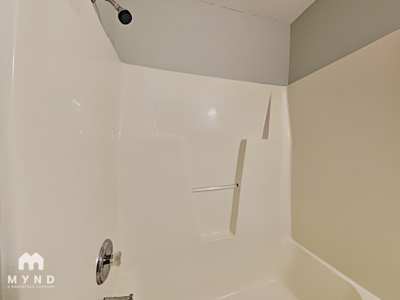 Building Photo - 112 Drew Ct