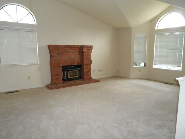 Building Photo - 3706 Mt Ashland Ave