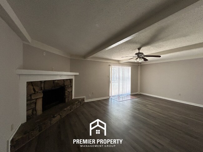 Building Photo - 3BR/2BA Memphis Rental with Attached 2-Car Garage & Hardwood Flooring