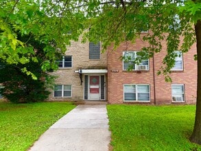 Building Photo - 1510 Larpenteur Ave W