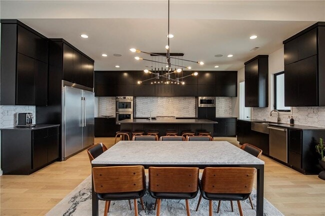 Building Photo - 4205 S Watercrest Dr