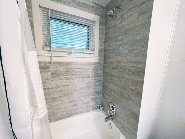 Building Photo - 3923 Bluestone Rd