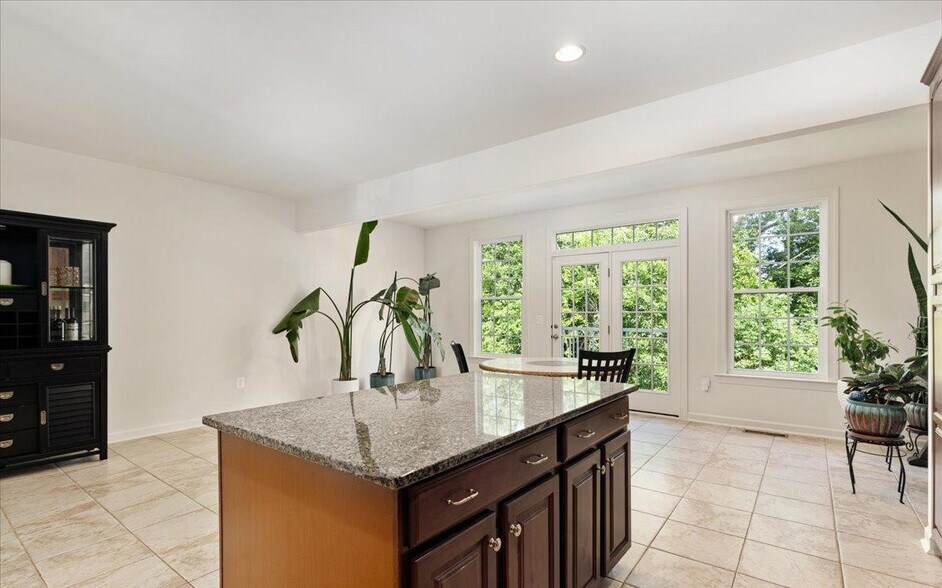 Building Photo - 25217 Beach Pl
