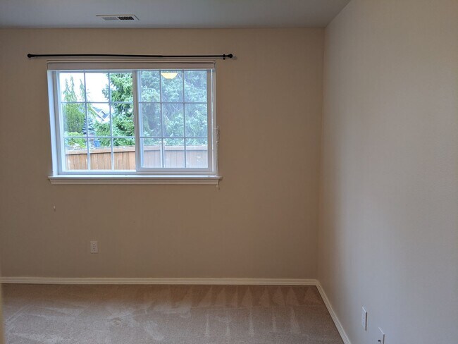 Building Photo - 4703 Cypress Dr