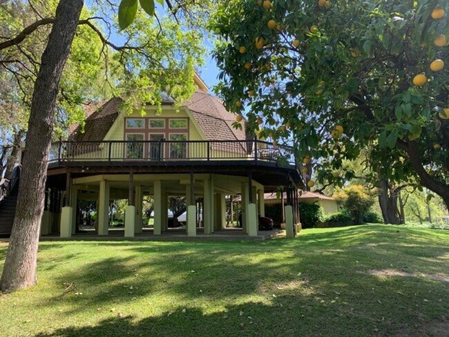 Building Photo - Amazing Garden Hwy Riverfront Home for Rent