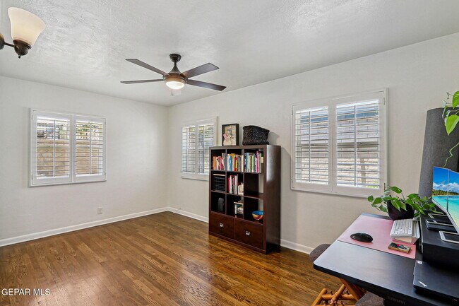 Building Photo - 904 Turney Dr