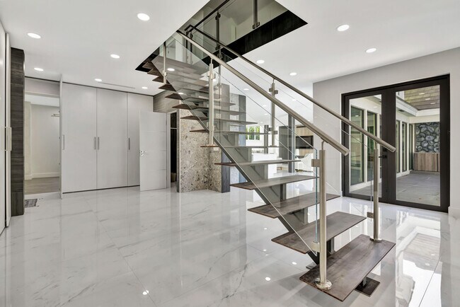 Building Photo - 7693 Steeplechase Dr