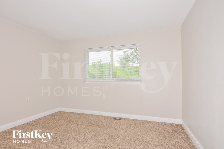 Building Photo - 2701 Essex St