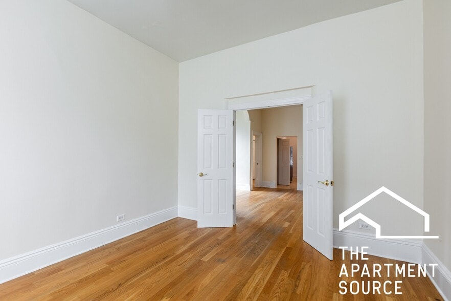 Building Photo - 4410 N Greenview Ave