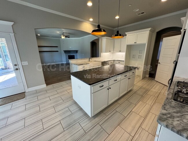 Building Photo - 5709 Asheville Wy