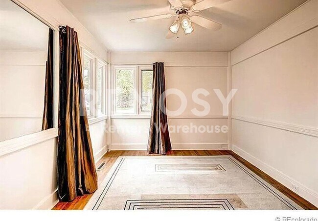 Building Photo - 3030 S Bellaire St