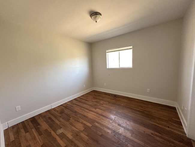 Building Photo - 226 3rd Ave