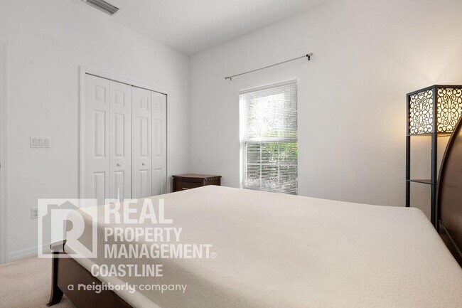 Building Photo - **50% Off First Month's Rent** - Flexible Lease: Seasonal OR Annual Furnished OR Unfurnished