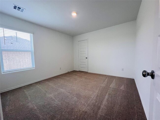 Building Photo - 604 Hillsboro Drive