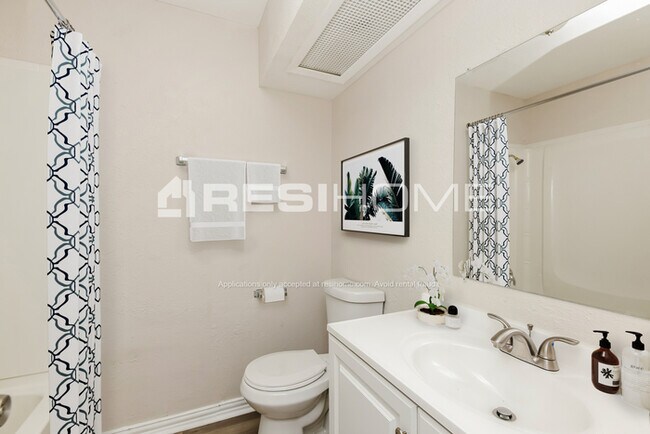 Building Photo - 2403 Catalo Lane