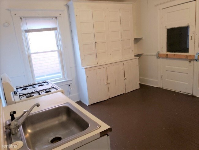 Building Photo - 2 br, 1 bath  - 5862 Newberry St