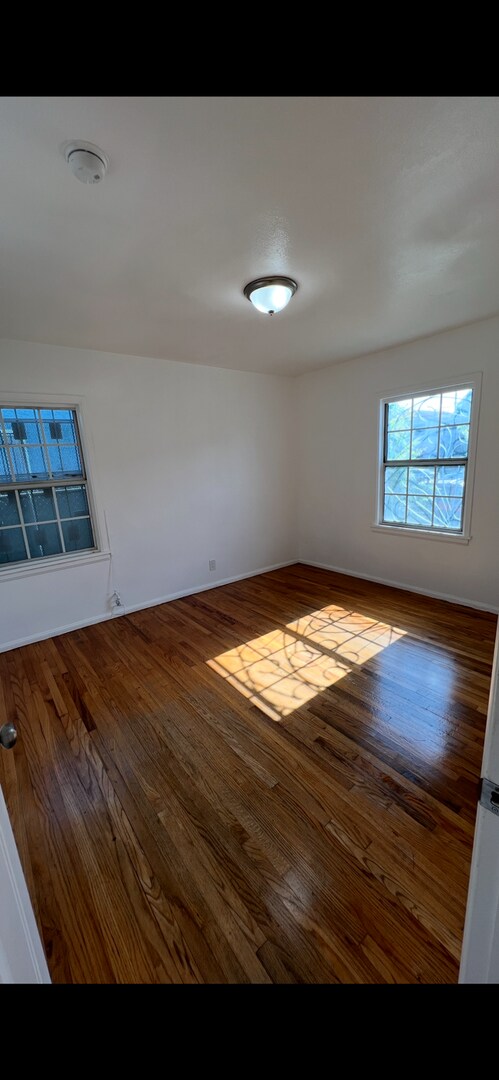 Building Photo - 3958 Normandie Ave