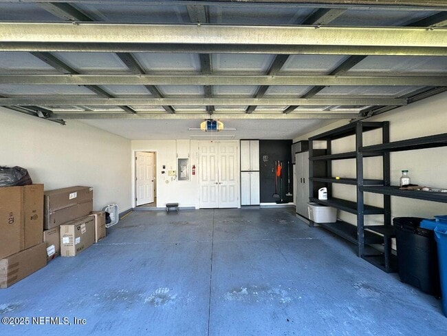 Building Photo - 943 Hazeltine Ct