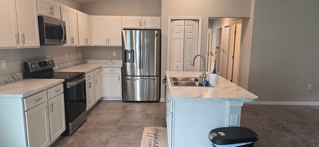 Building Photo - Welcome to your new home in Chapel Creek!