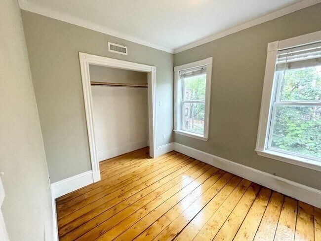 Building Photo - 51 Greenwich St