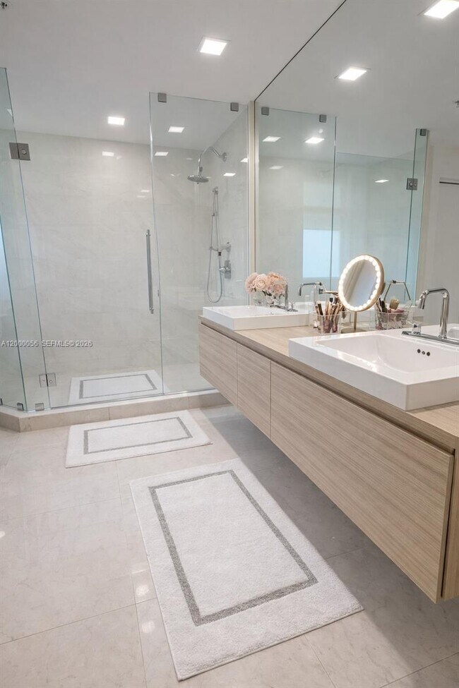 Building Photo - 17301 Biscayne Blvd