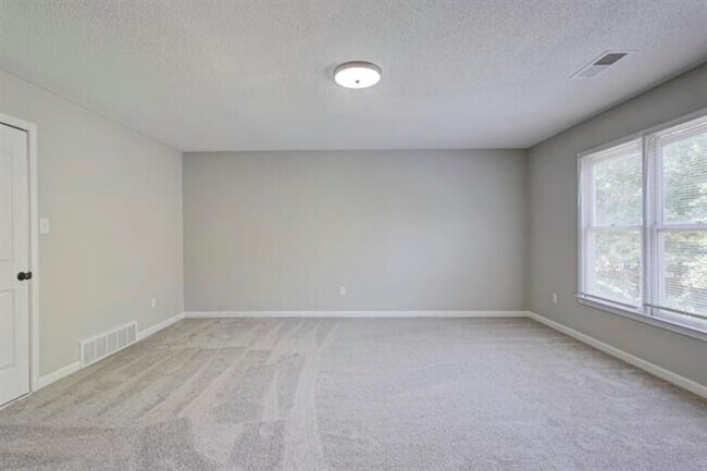 Building Photo - 1359 Winoka Rd