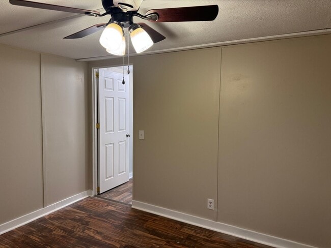 Building Photo - NEWLY UPDATED Two Bedroom Home in Troutman!!