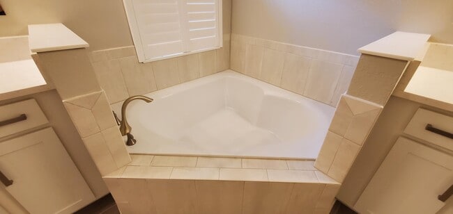 Building Photo - 4227 Broomsedge Cir