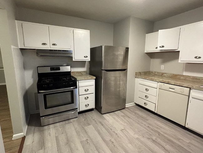 Building Photo - 958 Effie Rd