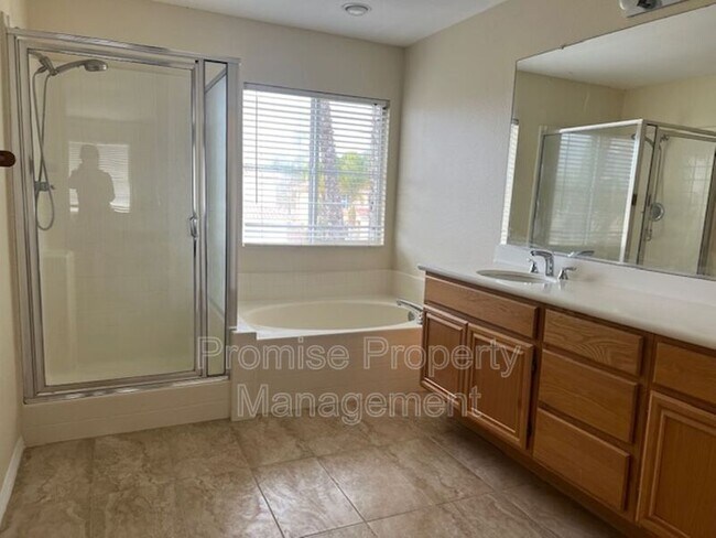 Building Photo - 2305 Bliss Cir